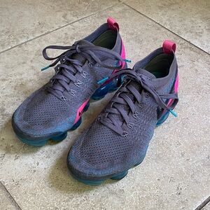 Nike Women's Charcoal and Fuchsia Athletic Shoes